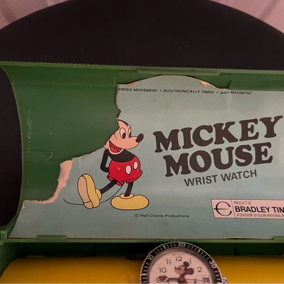 Vintage Mickey Mouse Wrist Watch with Black Strap - Picture 3 of 7